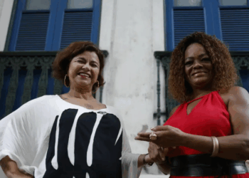 O Encontro de Mulheres na Roda de Samba chega à oitava edição no Rio de Janeiro, homenageando Dona Ivone Lara e Nilze Carvalho, reunindo artistas e fortalecendo protagonismo feminino, inclusão e diversidade cultural.
