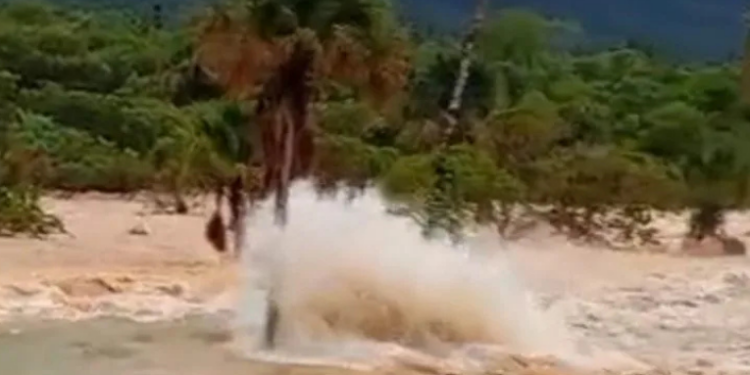 Barragem sofre rompimento parcial em Ponte Alta do Bom Jesus, no Tocantins. Bombeiros atuam no local e moradores registram avanço da água após falha na crista da estrutura.