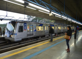 Metrô de São Paulo inicia operação ininterrupta aos fins de semana em quatro linhas. Circulação começa na madrugada deste sábado em projeto piloto válido até fevereiro de 2026.