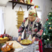Saiba por que o Natal na Rússia é comemorado em janeiro, entenda a influência do calendário juliano, as tradições da Igreja Ortodoxa Russa, os costumes familiares e os rituais que marcam a data.