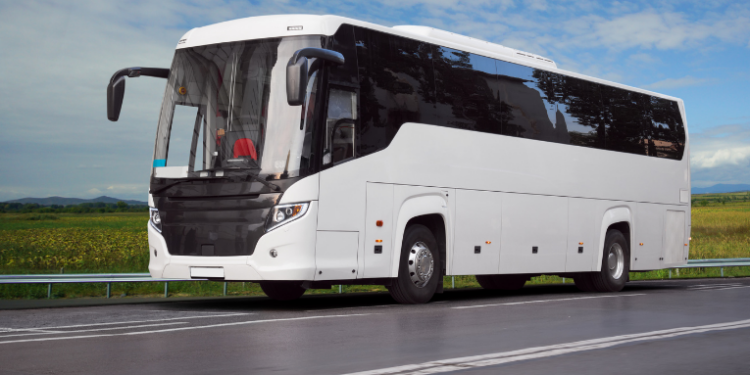 Prefeitura do Rio entrega 100 novos ônibus para a Zona Oeste e inicia renovação da frota em linhas que atendem cerca de 20 bairros da região.