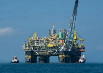 Paralisação de trabalhadores da Petrobras entra na segunda semana com estimativa de perdas de R$ 200 milhões por dia e impasse nas negociações do Acordo Coletivo de Trabalho.