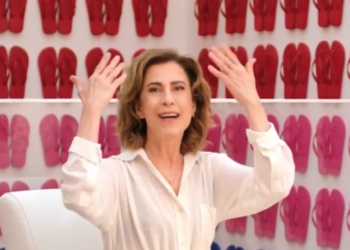Comercial da Havaianas estrelado por Fernanda Torres provoca críticas de políticos e polariza opiniões sobre liberdade artística e papel das marcas em temas culturais.