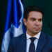 Rebeca Ramagem esclarece que bloqueio de contas bancárias impede doações diretas e informa que ex-deputado Alexandre Ramagem desenvolverá curso online para receber apoio legalmente.