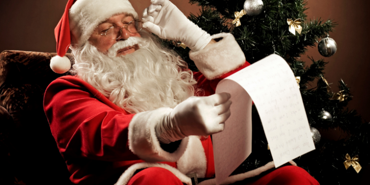Papai Noel é afastado após dar um tapa na mão de uma criança em shopping de Sherwood Park, no Canadá. Caso viralizou e gerou debate sobre limites e responsabilidade.