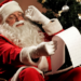 Papai Noel é afastado após dar um tapa na mão de uma criança em shopping de Sherwood Park, no Canadá. Caso viralizou e gerou debate sobre limites e responsabilidade.