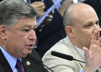 Oposição tenta, mas CPMI do INSS barra convocação de Lulinha após suspeitas
