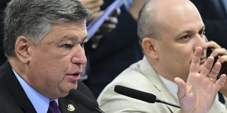 Oposição tenta, mas CPMI do INSS barra convocação de Lulinha após suspeitas