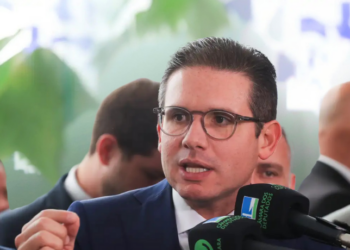 PF realiza buscas envolvendo Mariângela Fialek, servidora ligada a Arthur Lira, suspeita de manipular emendas do chamado “orçamento secreto” com indícios de redirecionamento de recursos.