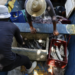 Estudo da UFF aponta mercúrio em peixes da Baía de Guanabara e alerta pescadores e moradores sobre os riscos à saúde. Especialistas recomendam diversificar espécies consumidas.