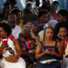 Pesquisa da Flup 2025 revela que moradores das periferias do Rio de Janeiro têm forte hábito de leitura, preferem romances e valorizam a produção cultural local.