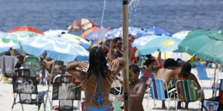 O Rio de Janeiro terá até 38°C nesta terça, mas a aproximação de frente fria traz risco de chuva forte, ventos e queda de temperatura, principalmente na região serrana.