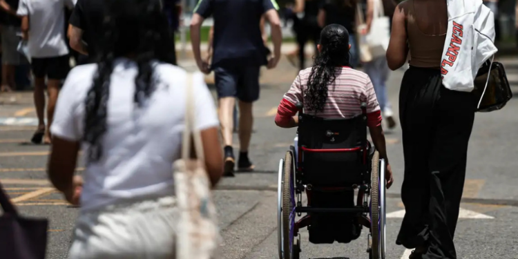 O Enem 2025 será reaplicado nos dias 16 e 17 de dezembro para candidatos que enfrentaram problemas de saúde, desastres naturais ou falhas logísticas. Provas seguem horários regulares e incluem Enem PPL.