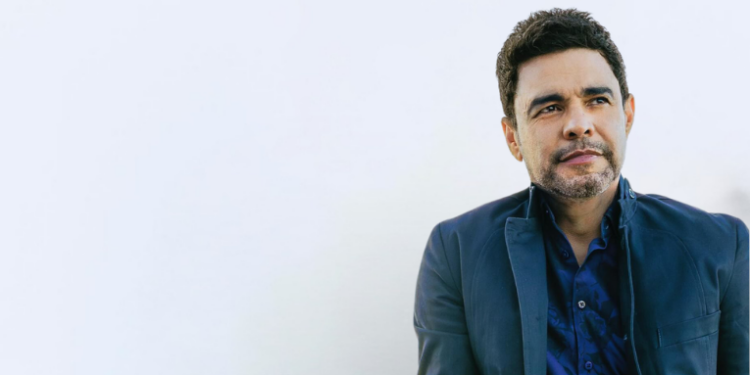 Zezé Di Camargo emite pedido público de desculpas após declarações polêmicas sobre o lançamento do SBT News e o especial de Natal. SBT cancela exibição do programa.