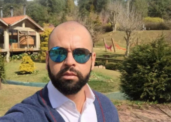 Rui Bulhões, chefe de gabinete do ex-presidente da Alerj, é exonerado após segunda fase da Operação Unha e Carne. Investigações da PF apuram vazamento de informações sigilosas de operação contra o Comando Vermelho.
