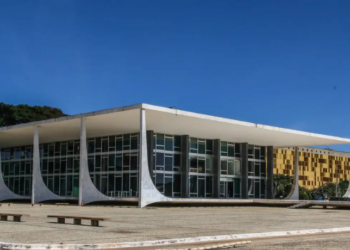Supremo cobra regulamentação de verbas indenizatórias e manda suspender pagamentos sem previsão legal após 60 dias.