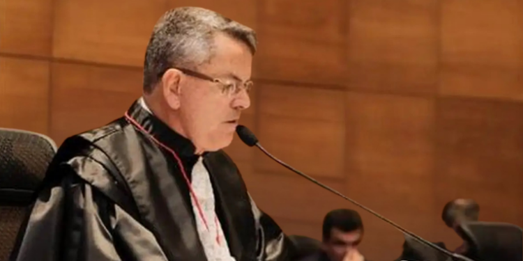 Claudio de Mello Tavares é empossado presidente do TRE-RJ até 2027 e destaca prioridade no combate a práticas ilegais e defesa da lisura das eleições fluminenses.