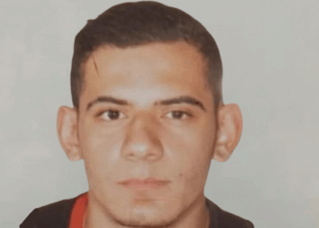 Polícia Civil prende homem acusado de atropelar e arrastar mulher por cerca de um quilômetro na Marginal Tietê, em São Paulo. Crime é investigado como tentativa de feminicídio.