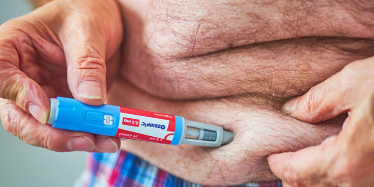 Novo Nordisk solicita na Justiça a extensão da patente da semaglutida, o que pode adiar genéricos até 2038. Ministério da Saúde pressiona por concorrência para reduzir preços.