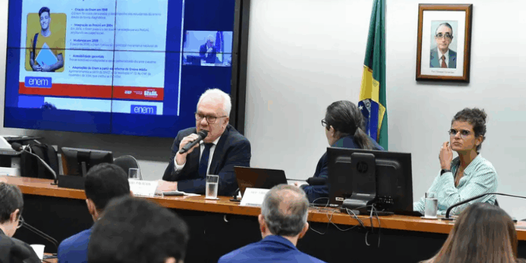 O Inep esclarece a anulação de questões no Enem 2025, garantindo que não houve vazamento de provas e que os pré-testes são essenciais para manter a integridade e a confiabilidade do exame.