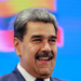 Militares dos EUA apreendem petroleiro venezuelano em águas internacionais; Caracas reage e acusa Washington de pirataria. Episódio aumenta tensão diplomática e impacta preços do petróleo.