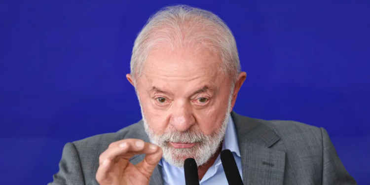 Lula afirma que aguardará envio do Projeto de Lei da Dosimetria antes de decidir sobre sanção. Presidente classifica ações de Bolsonaro como atentados à democracia e defende atuação do Legislativo.
