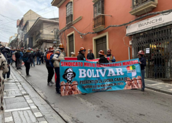 Mineiros da Bolívia se unem a protestos em La Paz contra a revogação do subsídio aos combustíveis. Manifestações lideradas pela COB chegam ao nono dia.