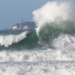 A Marinha do Brasil emitiu aviso de ressaca para a orla do Rio de Janeiro durante o Réveillon, com previsão de ondas de até 2,5 metros e recomendações de segurança para a população.