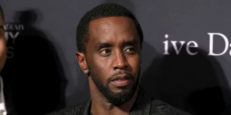 Sean “Diddy” Combs recorre à Justiça americana para questionar a legalidade de sua condenação de 50 meses e solicita libertação imediata.