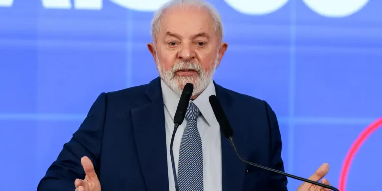 CNH de motoristas sem infrações será renovada automaticamente pelo governo. Medida é digital, gratuita e voltada a condutores de até 70 anos.