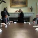 Petroleiras americanas resistem a investir na Venezuela e exigem reformas no setor energético e no sistema jurídico.