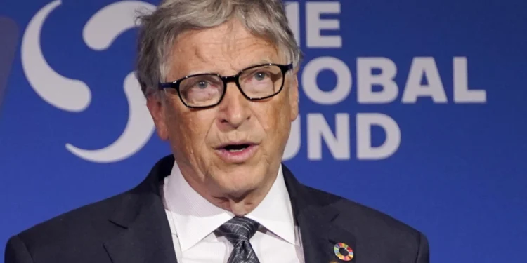 Em carta anual, Bill Gates alerta que a IA pode ser usada para criar armas biológicas e cobra respostas internacionais.