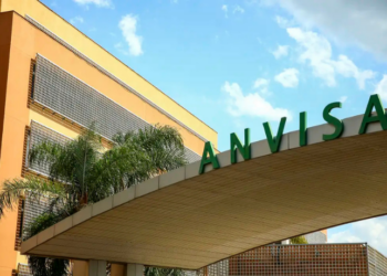 Anvisa intensifica fiscalização e retira do mercado suplementos com falhas de segurança e publicidade irregular.