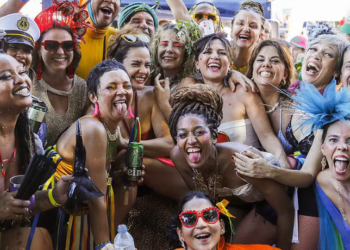 O Carnaval de rua do Rio de Janeiro 2026 já tem calendário preliminar de megablocos no Circuito Preta Gil, com shows de Anitta, Ludmilla, Lexa e Cordão da Bola Preta.