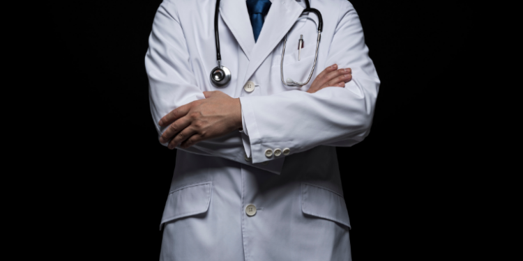 Ebserh lança edital de concurso médico com 152 vagas e ampla oferta de especialidades