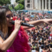 O Carnaval de Rua do Rio de Janeiro volta com Lexa à frente de seu megabloco e mais de 460 blocos espalhados pela cidade. Festa promete reunir milhões de foliões neste domingo.