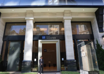 A Polícia Federal começa nesta segunda-feira depoimentos de executivos e sócios na investigação sobre a compra do Banco Master pelo BRB. O caso, sob supervisão do STF, busca esclarecer possíveis irregularidades na operação.