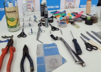 A Polícia Militar do Rio de Janeiro apreendeu 82 objetos perfurocortantes durante megablocos no Centro. Mais de 1.400 agentes, drones e patrulhamento especializado garantiram segurança dos foliões.