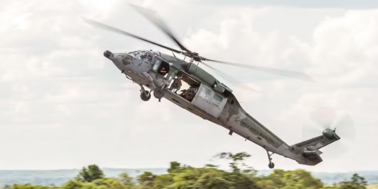 O governo do Rio de Janeiro anunciou a compra de um helicóptero Black Hawk de R$ 70 milhões para a Polícia Militar, durante a formatura de 474 novos soldados. Aeronave transporta até 15 pessoas.