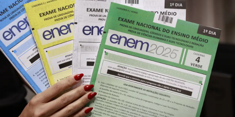 O Ministério da Educação anunciou que os resultados do Enem 2025 serão divulgados em 16 de janeiro. As notas podem ser usadas no Sisu, Prouni e Fies para acesso ao ensino superior.