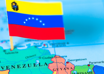 Trump afirma que petróleo venezuelano será explorado sob controle dos Estados Unidos