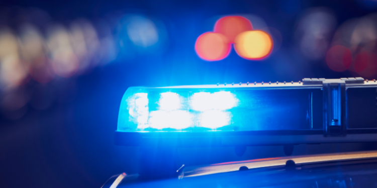 Três policiais militares foram atropelados na Avenida Ayrton Senna, na Barra da Tijuca, enquanto realizavam abordagem a motorista suspeito de embriaguez. Motorista do veículo envolvido teria dormido ao volante.