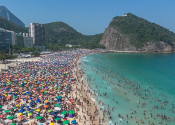O Instituto Nacional de Meteorologia (Inmet) alerta para calor intenso e chuvas isoladas em grande parte do Brasil nesta segunda-feira (12), com destaque para Rio de Janeiro, São Paulo, Paraná e Mato Grosso do Sul.