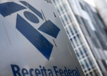 Governo passa a notificar contribuintes sobre nova faixa de isenção do IRPF. Cerca de 16 milhões devem ser beneficiados; veja como identificar mensagens verdadeiras.