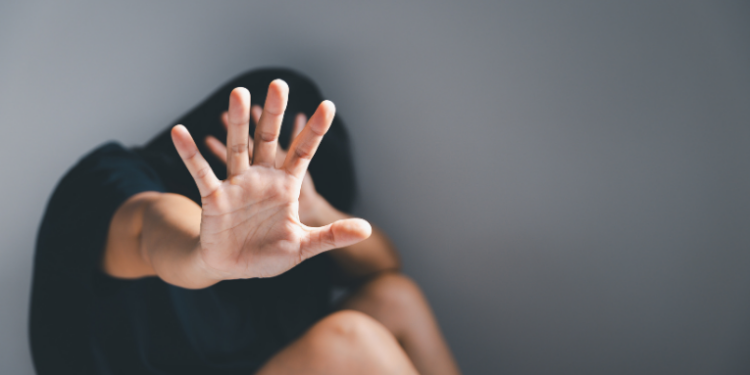 Durante o recesso do Judiciário no Rio de Janeiro, 47% das demandas do plantão judicial foram relacionadas a medidas protetivas para mulheres vítimas de violência doméstica, destacando a urgência de respostas rápidas e efetivas.