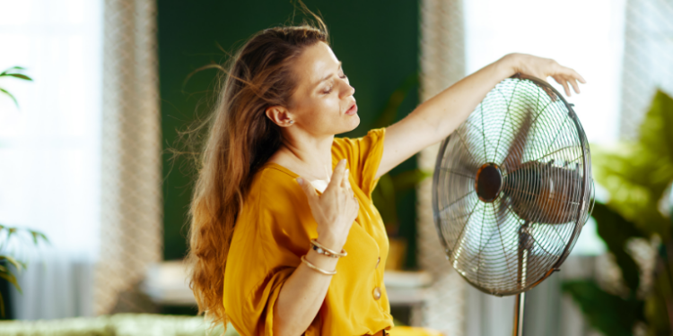 Rio de Janeiro registra calor recorde de 41,4°C em Santa Cruz e entra em alerta extremo. Prefeitura intensifica medidas de proteção e pontos de hidratação para população vulnerável.