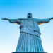Rio de Janeiro registra aumento de 27,9% nos atendimentos por sintomas relacionados ao calor. Temperaturas chegam a 40,8°C, e população recebe orientações de prevenção.