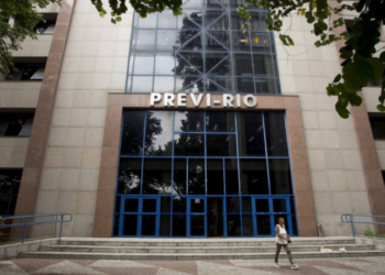 Servidores, aposentados e pensionistas do Rio de Janeiro têm até 31 de janeiro para concluir o censo cadastral do Previ-Rio. Atualização é obrigatória e feita pelo Portal Carioca Digital.