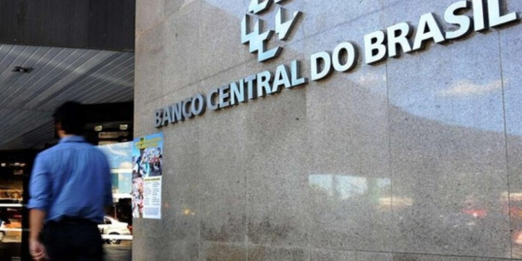 Depoimento indica que o Banco Central conhecia problemas em operações do Banco Master meses antes da liquidação extrajudicial.