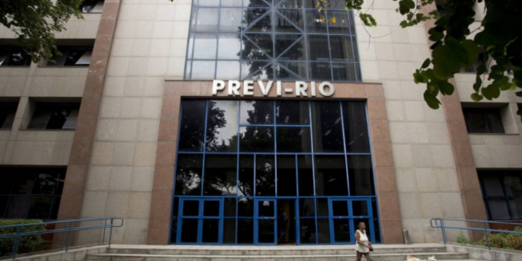 Servidores, aposentados e pensionistas do Rio de Janeiro têm até 31 de janeiro para concluir o censo cadastral do Previ-Rio. Atualização é obrigatória e feita pelo Portal Carioca Digital.